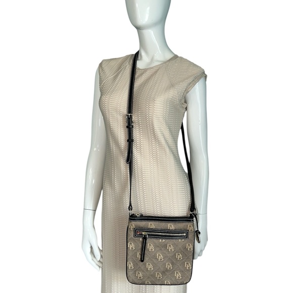 Dooney & Bourke Letter Carrier Crossbody Bag/ Blk & Tan - Picture 8 of 8